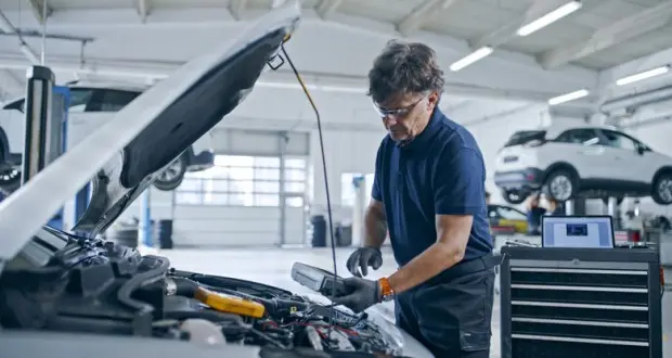 10-car-parts-never-replace