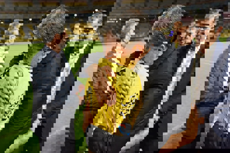 uuyrycya6