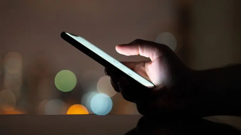 phone-screen-settings-eye-health-1-768x431