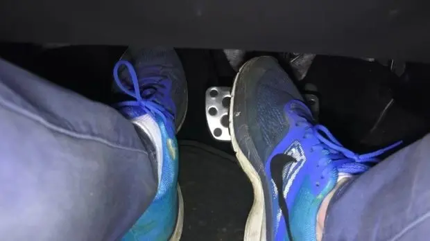 close-up-of-drivers-feet-during-heel-toe-downshift-5-620x348