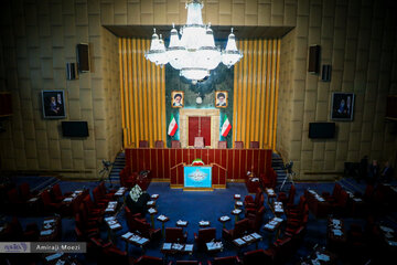 عکس یادگاری نمایندگان مجلس خبرگان در آخرین جلسه