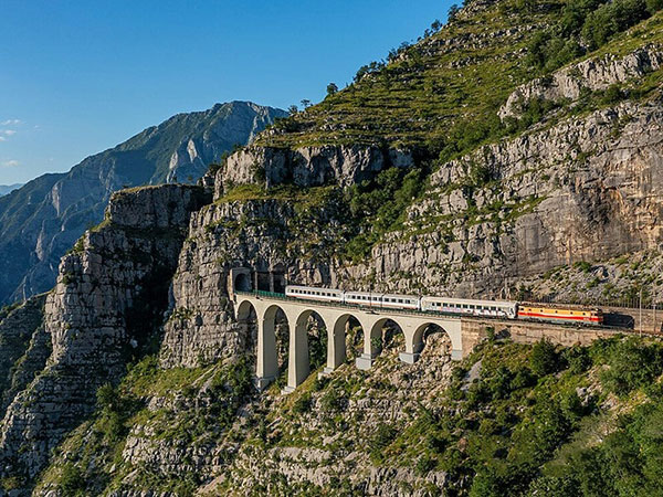 معرفی 11 سفر زیبا با قطار در سراسر جهان