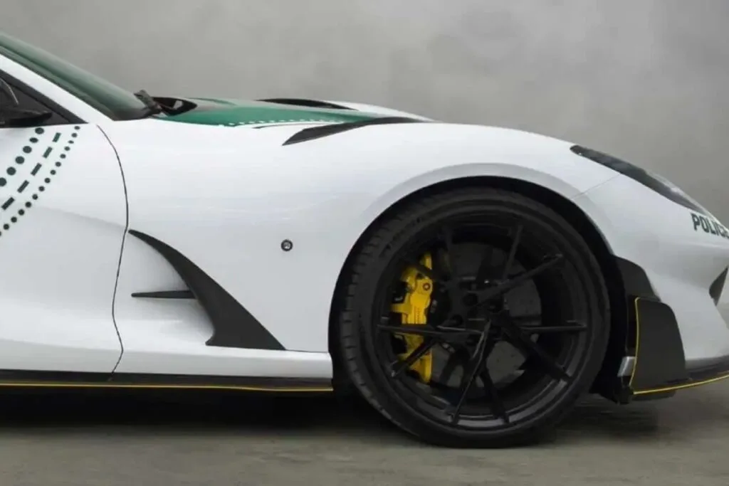 ferrari-812-superfast-dubai-police-car-by-mansory-4-1024x683.jpg