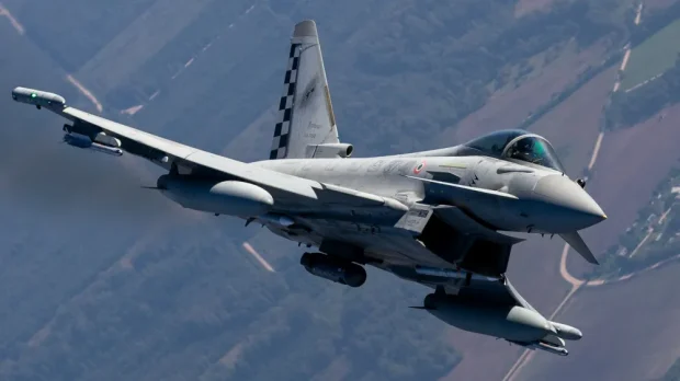 russian-jet-fighters-620x348_11zon