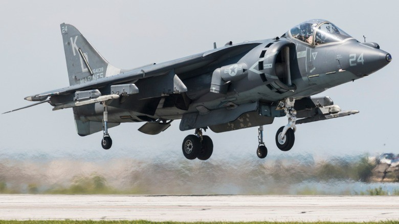 2-av-8b