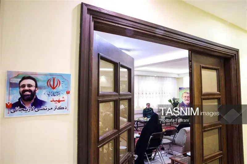 تصویر محسن رضایی در منزل شهید لاریجانی