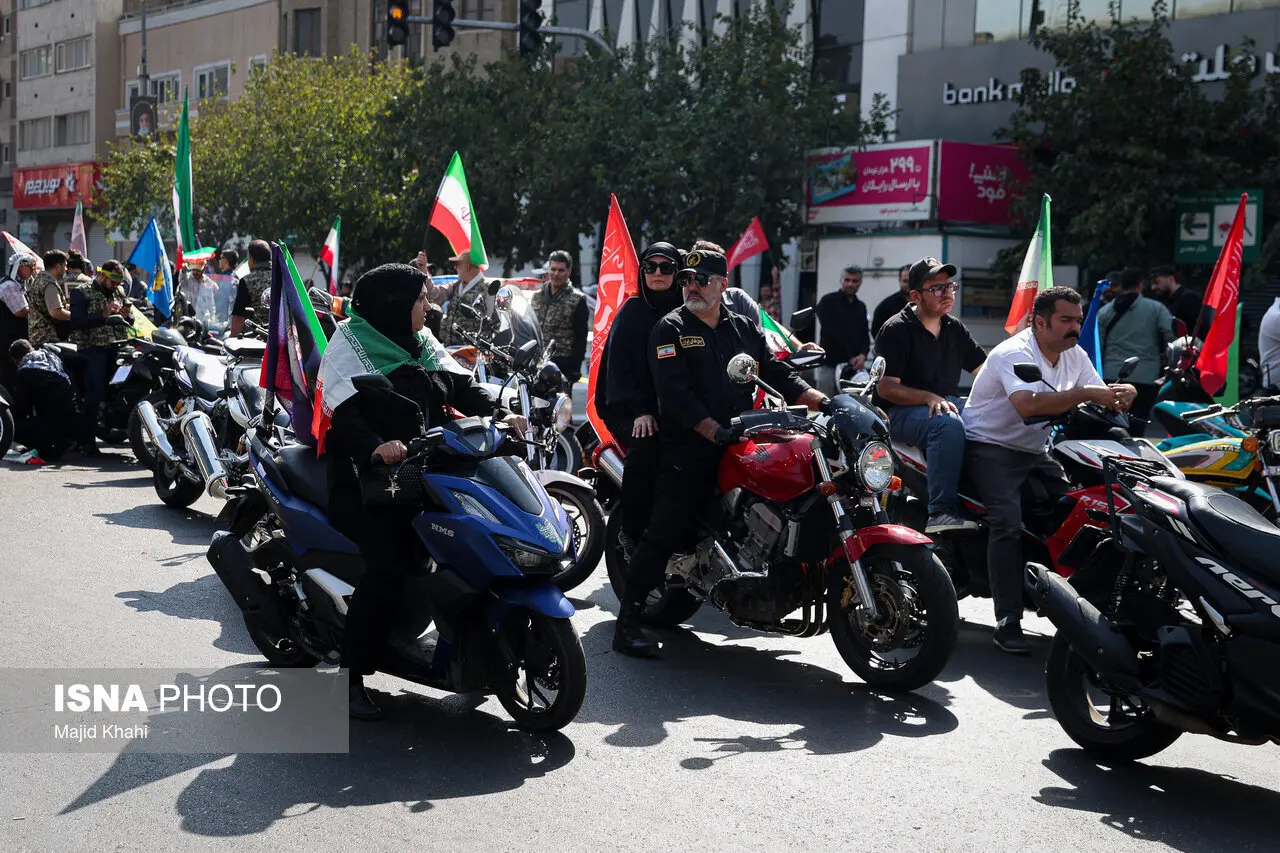 موتورسواری سردار حسن‌زاده در رزمایش «جان‌فدای ایران»
