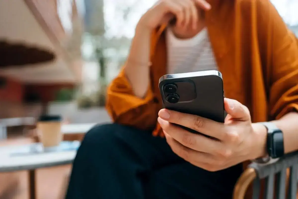 رابطه+ناسالم+با+تلفن+همراه