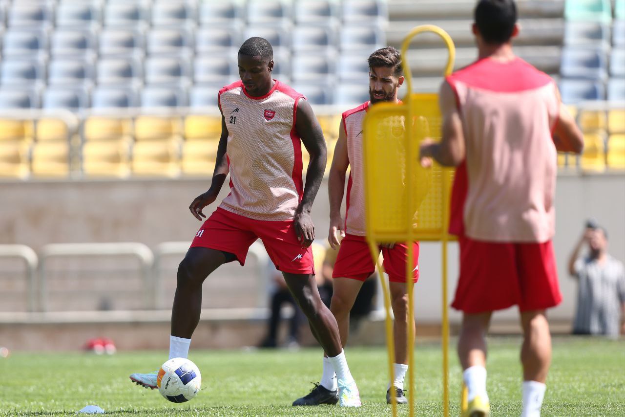 رونمایی رسمی از مهاجم جدید پرسپولیس