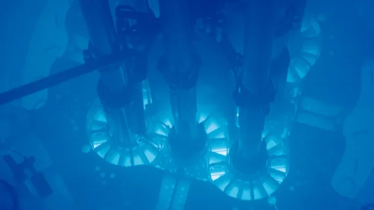 the-difference-between-a-nuclear-bomb-and-a-nuclear-reactor-1785489795-768x431