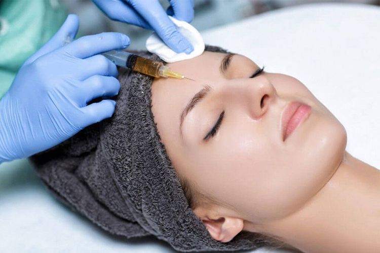 جوانسازی صورت با جوانسازهای تزریقی