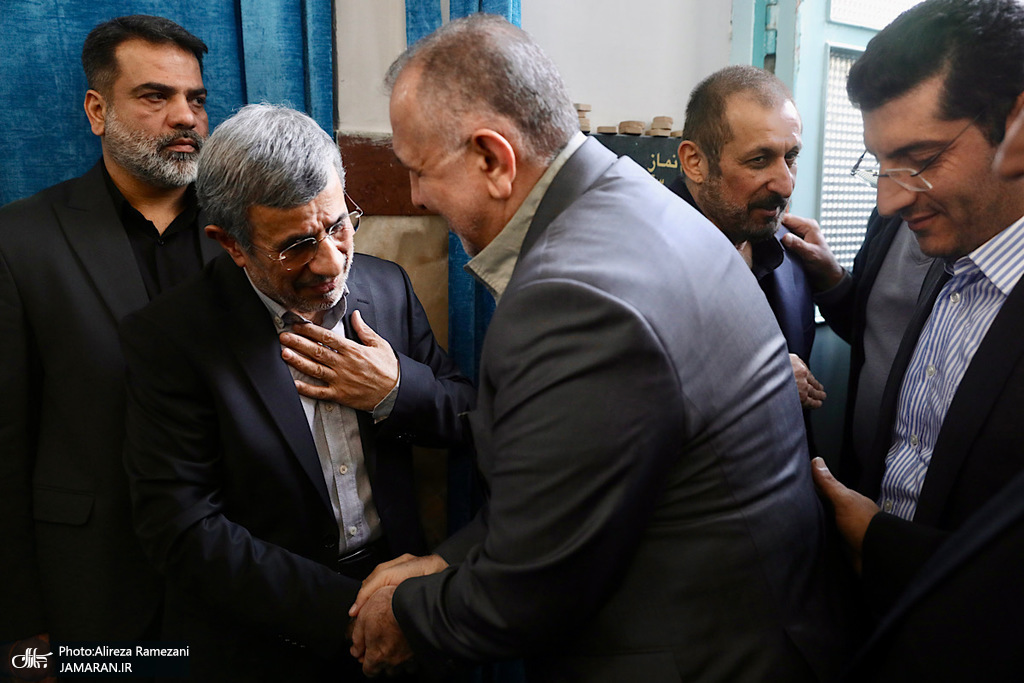 مراسم+ختم+خواهر+محمود+احمدی+نژاد (1)