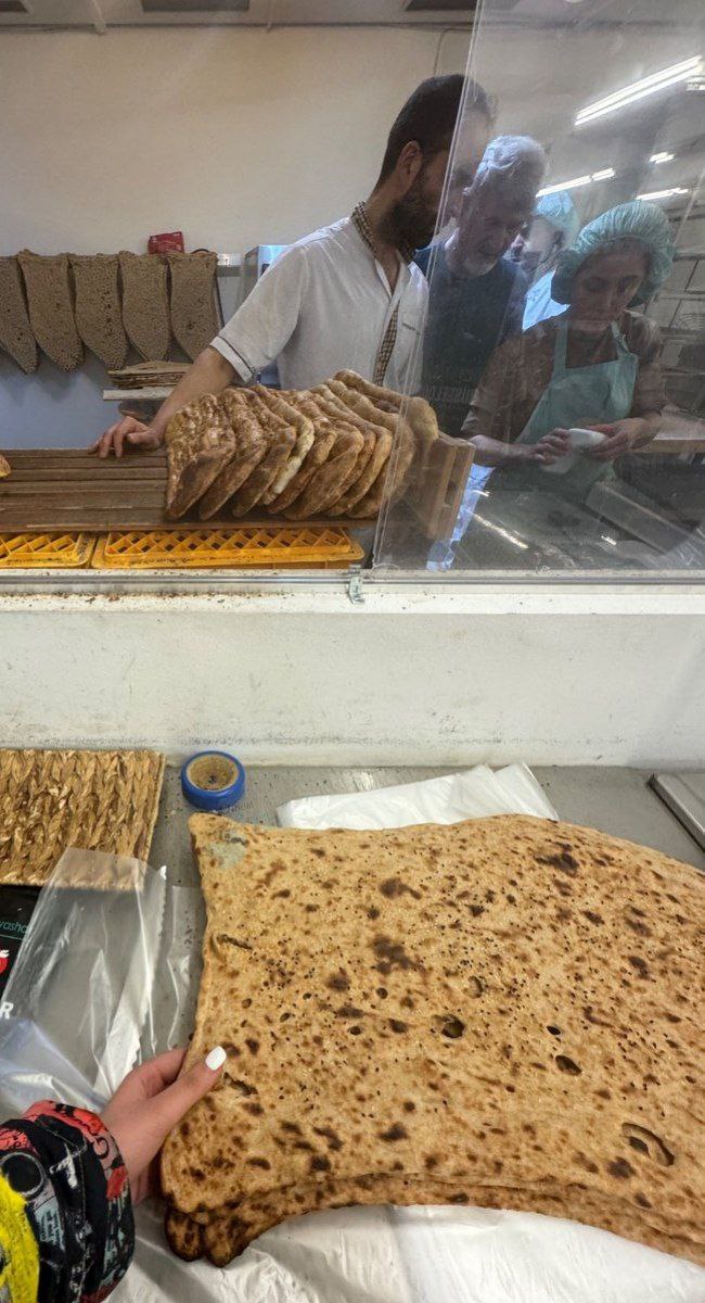 عکس بامزه‌‎‌ای که از یک نانوایی منتشر شد