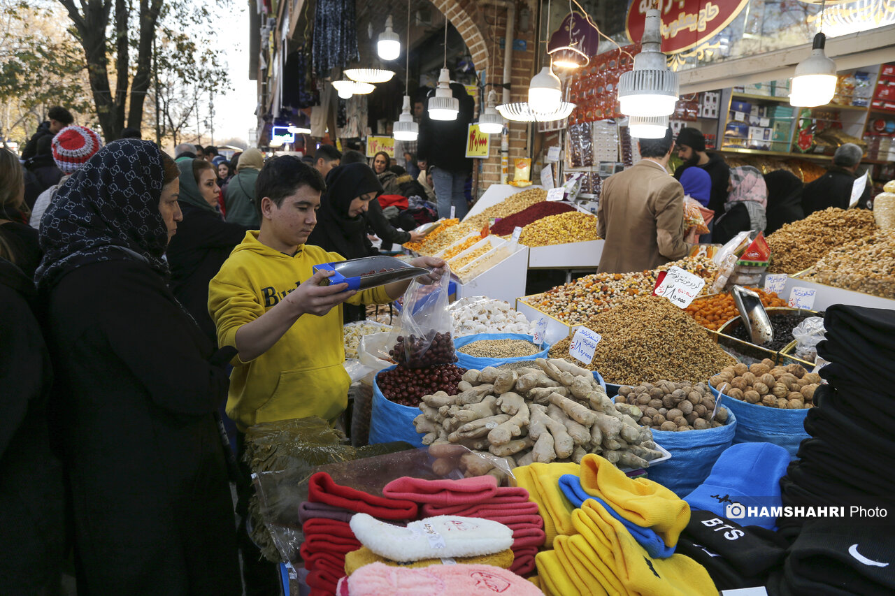 عکس‌هایی از خرید شب یلدا در تهران