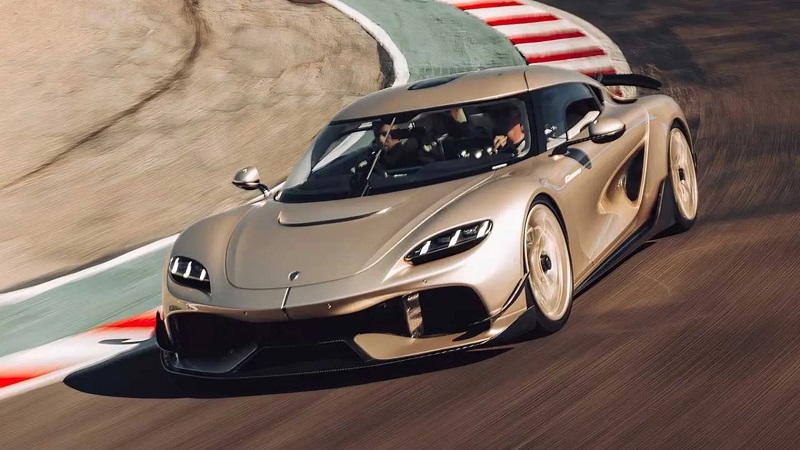 four-seater-Koenigsegg-Gemara-supercar-4