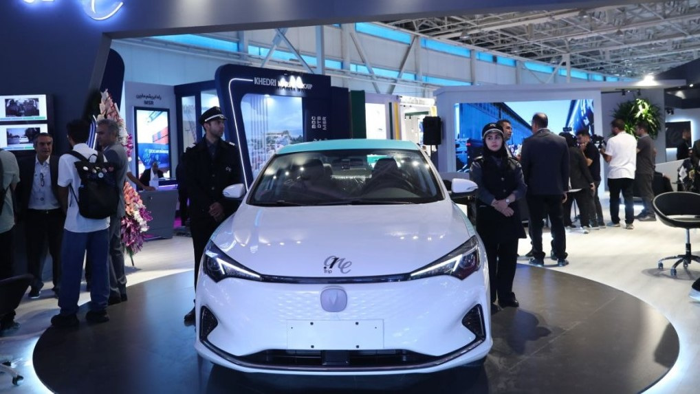 Dot-One-Electric-Taxis-Babak-Zanjani-3