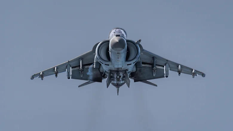 AV-8-HARRIER