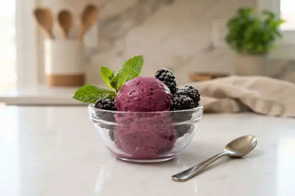 serving-black-mulbery-ice-cream