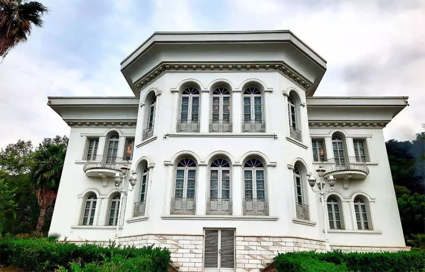 ساختمان کاخ مرمر رامسر