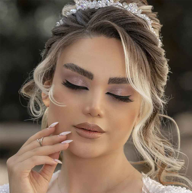 سالن زیبایی لاویسا