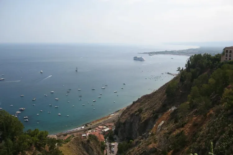 bought-a-camera-off-an-auction-found-possibly-the-holy-68ff83a0d829d3e43f046c1d_11zon