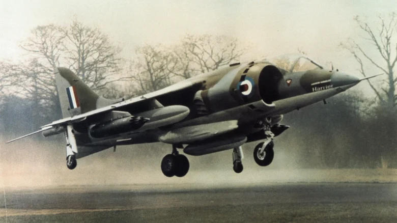 AV-8-HARRIER-3