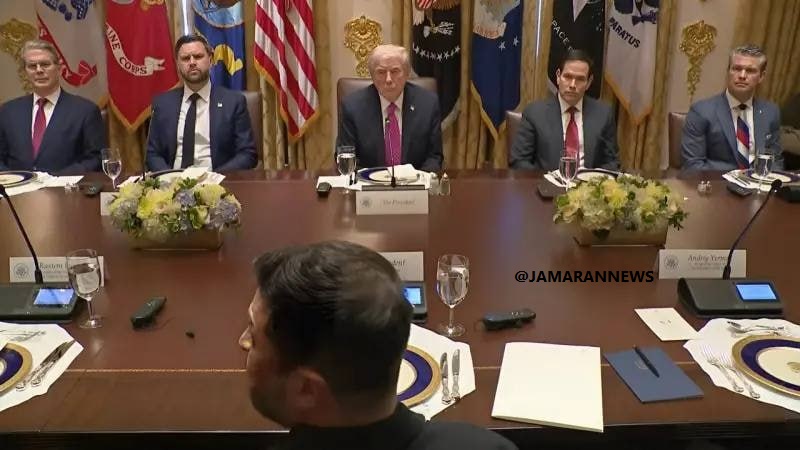 وزیر+جنگ+آمریکا+با+کروات+پرچم+روسیه
