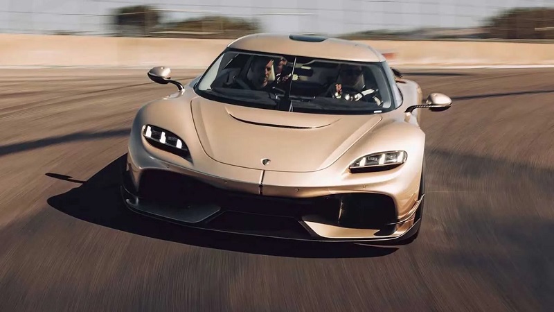 four-seater-Koenigsegg-Gemara-supercar-2