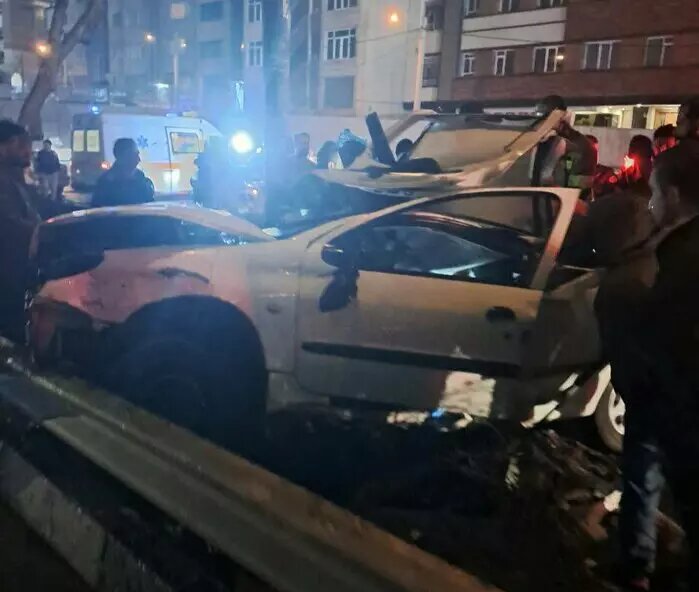 تصاویری از تصادف وحشتناک دو خودرو در تهران