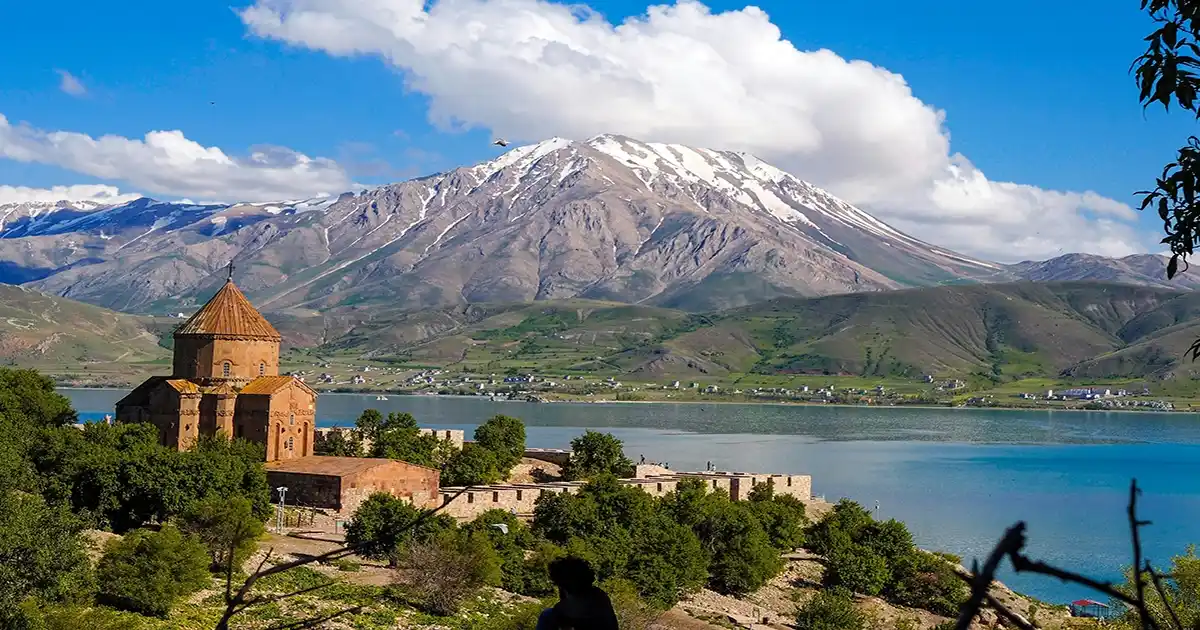 tour-van-Akhdamar-island_1_11zon