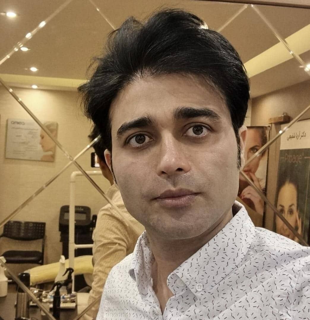 دکتر آریا شفیعی 