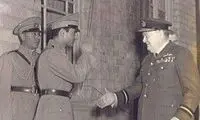 تنها عکس محمدرضا پهلوی در حال دست دادن با چرچیل