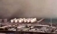 لحظه ورود طوفان شن به بندر شهید رجایی