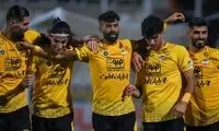 شور و حال دیدنی مردم مقابل هتل سپاهانی‌ها 