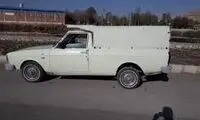 نوشته بامزه پشت یک وانت در خیابان همه را مجذوب خود کرد