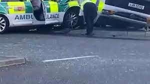 تصادف عجیب خودرو پلیس با آمبولانس در حال ماموریت