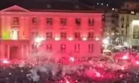 یک گل، شهر ناپل را منفجر کرد