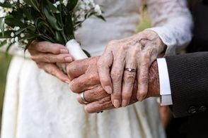 شکایت از سایت آدم‌و‌حوا برای ازدواج پیرمرد 90 ساله