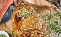 طرز پخت این غذای خیابانی، حال همه را به هم زد
