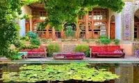 نوشته‌ای جالب و قشنگ روی درِ یک خانه در شیراز