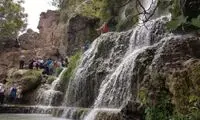 ازدحام باورنکردنی مردم برای دیدن آبشار نیاسر