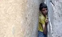 لحظه نجات نوجوان تبریزی گرفتار در میان دو دیوار