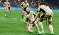 پاریسی‌ها با آتش‌بازی به تعطیلات رفتند