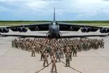 تعداد خدمه بمب‌افکن B-52 چقدر است؟