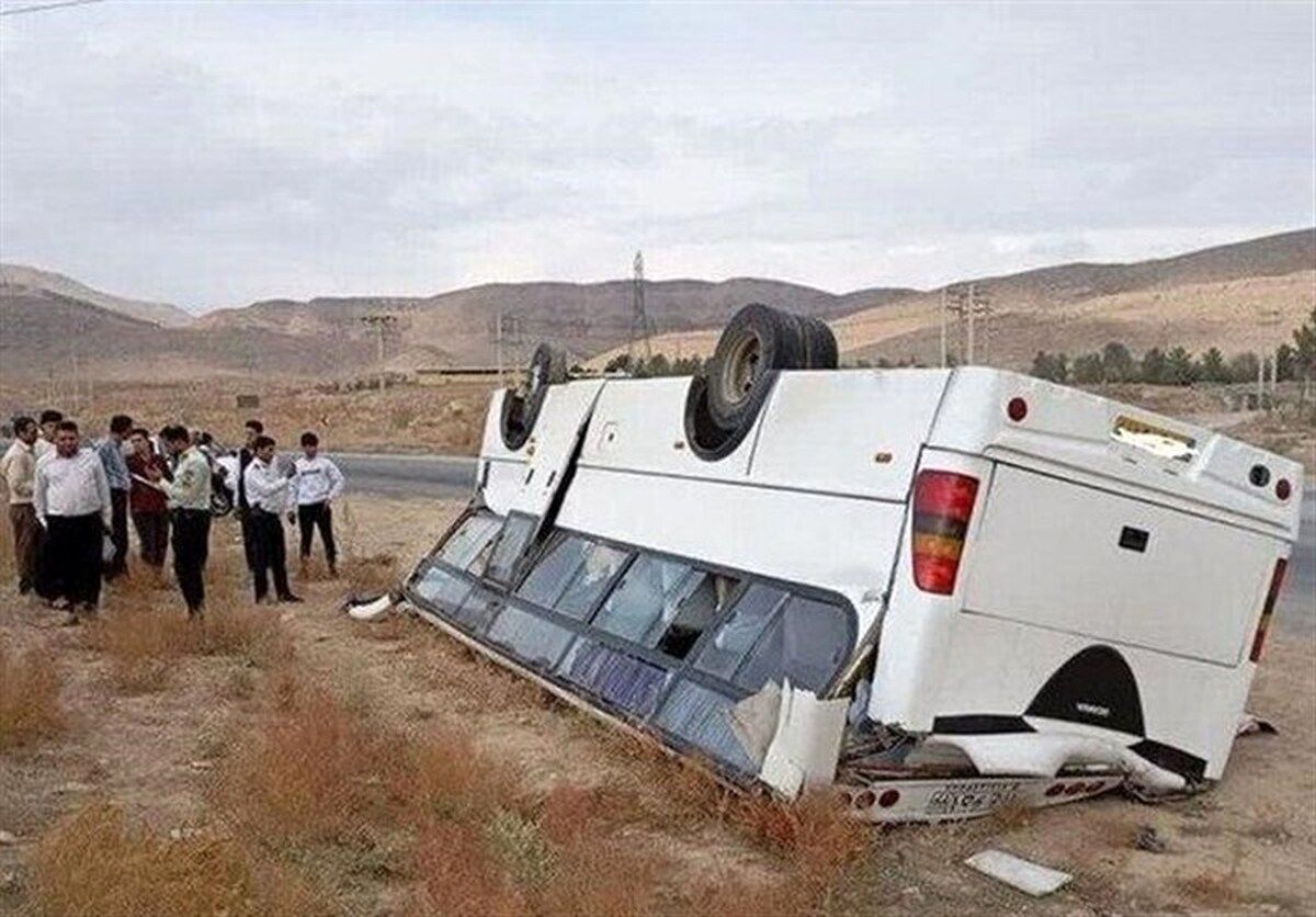   حادثه تلخ واژگونی مینی‌بوس دانش‌آموز‌ان تیزهوش 