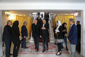 تصاویرِ اقدام بحث‌برانگیزِ سفارت سوریه در تهران