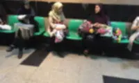 کپی‌ کارت‌های بانکی در متروی تهران توسط یک دستفروش