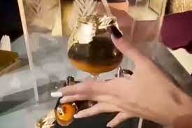 سرو نوشیدنی با روکش طلا ویژه آقایان در تهران