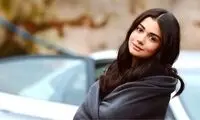تصاویر جذاب بازیگر معروف ترک با استایلی خاص