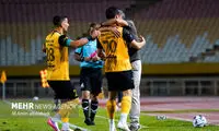 سپاهان با فتح دربی به جمع مدعیان پیوست